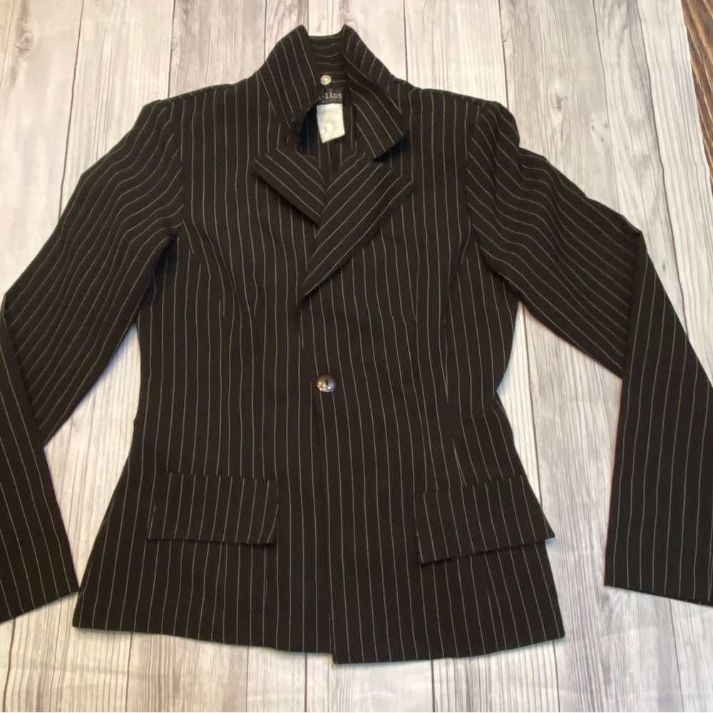 Pinstripe Blazer Size Small Great Condition  shoulder pads! No flaws No pockets